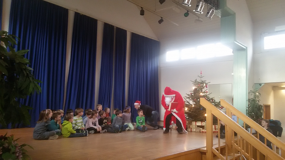 Da muß der Weihnachtsmann sich erstmal setzen