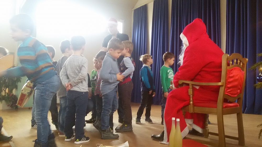 Der Weihnachtsmann findet es schön beim TuS